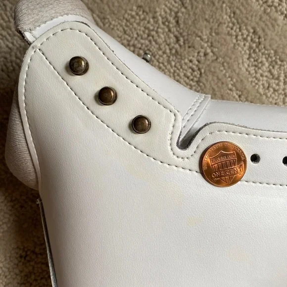 NEW IN BOX Riedell | Flair 910 Ice Skates Size 4 with Eclipse Astra 9 1/4” Blade - Picture 15 of 17